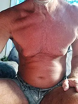 Snapshot of daddygil69 chatting on June 30, 2026, 1:17 am daddygil69 online show from June 30, 2026, 1:17 am