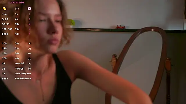 TatianaCichocki online show from July 25, 2026, 3:37 am