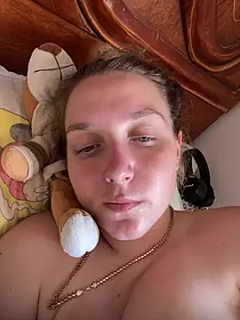Snapshot of Loulou_fck chatting on July 6, 2026, 1:52 pm Loulou fck online show from July 6, 2026, 1:52 pm