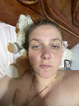 Snapshot of Loulou_fck chatting on July 9, 2026, 5:28 pm Loulou fck online show from July 9, 2026, 5:28 pm