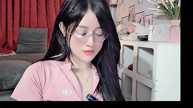 Bee-Cherry online show from May 28, 2026, 5:54 pm