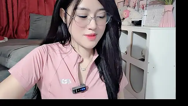 Bee-Cherry online show from May 29, 2026, 6:11 am