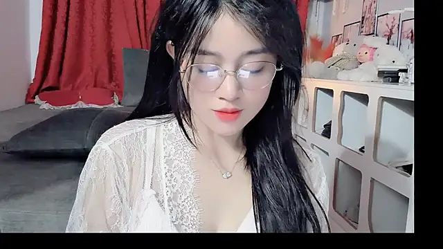 Snapshot of Bee-Cherry chatting on June 1, 2026, 6:26 am Bee-Cherry online show from June 1, 2026, 6:26 am