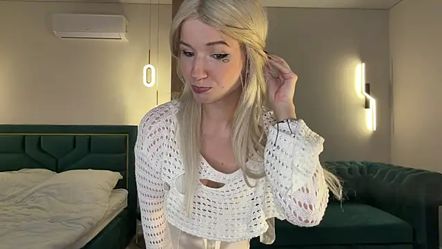 Snapshot of VikkiiSecret chatting on July 11, 2026, 4:32 pm VikkiiSecret online show from July 11, 2026, 4:32 pm