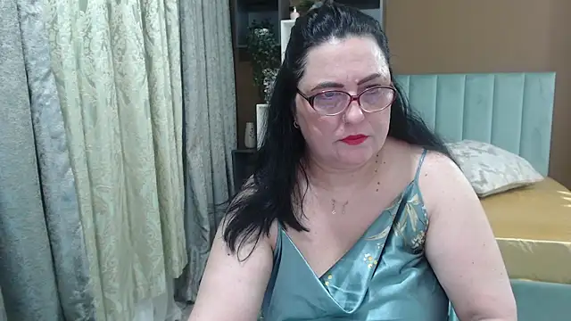 ValerieSmithsx online show from May 23, 2026, 5:45 am