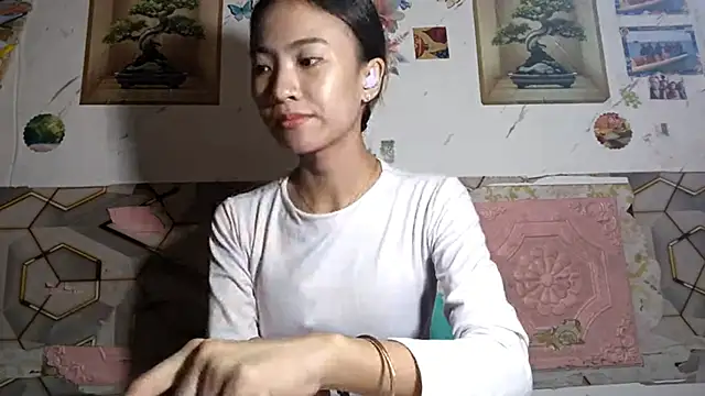 Snapshot of DeeannGunby chatting on May 28, 2026, 4:48 pm DeeannGunby online show from May 28, 2026, 4:48 pm