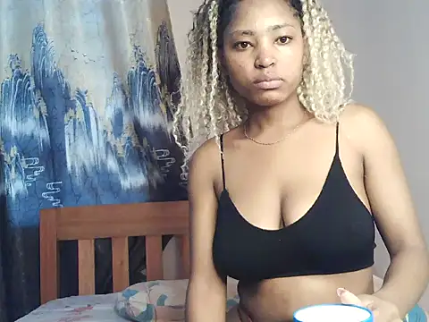 Snapshot of AlexaLoverxo chatting on May 26, 2026, 7:59 am AlexaLoverxo online show from May 26, 2026, 7:59 am