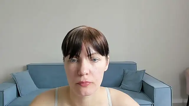 RoyziMiii online show from May 28, 2026, 5:49 am