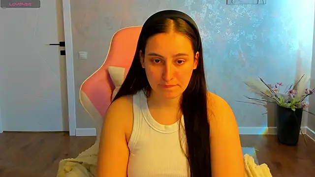 Elizabet Colllins online show from May 27, 2026, 1:57 am