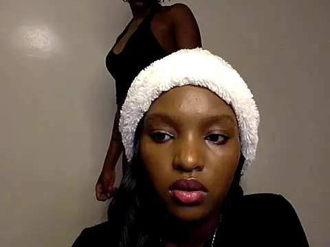 Snapshot of Sexy_strawberina chatting on May 27, 2026, 9:50 am Sexy strawberina online show from May 27, 2026, 9:50 am