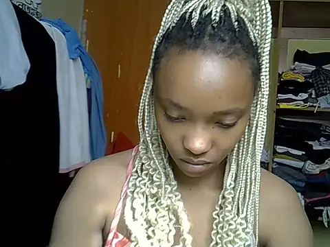 pretty jazminee1 online show from May 27, 2026, 6:32 am