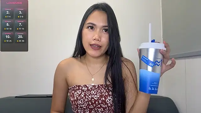CozyMia online show from May 20, 2026, 4:57 pm
