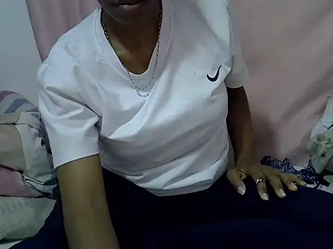 ebonypretty2 online show from July 20, 2026, 9:50 pm