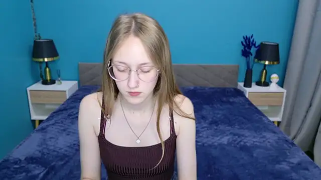 Snapshot of Calista_Everleig chatting on May 26, 2026, 5:58 am Calista Everleig online show from May 26, 2026, 5:58 am
