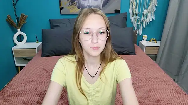 Calista Everleig online show from July 20, 2026, 9:56 am