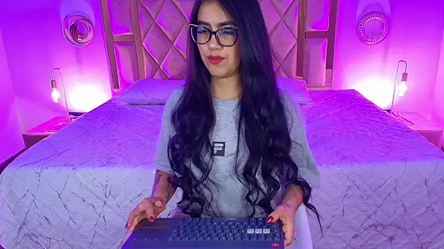 AlahiaColucci online show from May 30, 2026, 12:57 pm