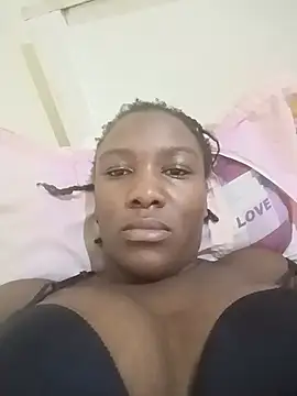 Snapshot of smallnanah chatting on June 3, 2026, 11:13 am smallnanah online show from June 3, 2026, 11:13 am