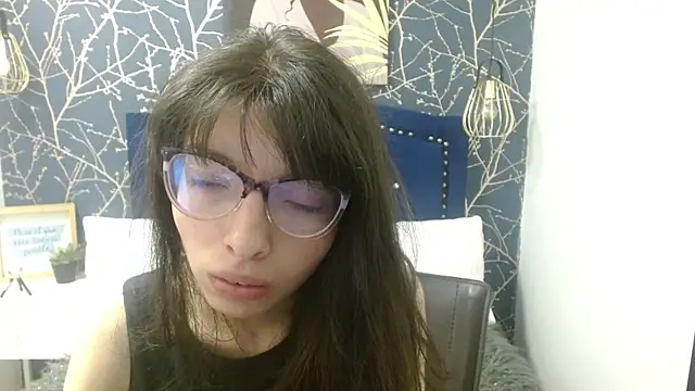 Snapshot of Allyshon_ chatting on May 26, 2026, 7:43 pm Allyshon online show from May 26, 2026, 7:43 pm