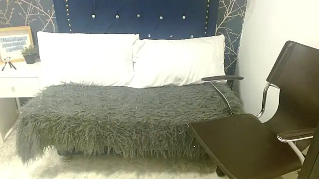 Snapshot of Allyshon_ chatting on May 27, 2026, 1:57 am Allyshon online show from May 27, 2026, 1:57 am
