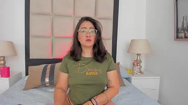 AlissBluumm online show from July 28, 2026, 11:37 pm
