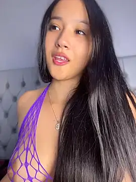 amara huxly online show from July 20, 2026, 7:49 pm