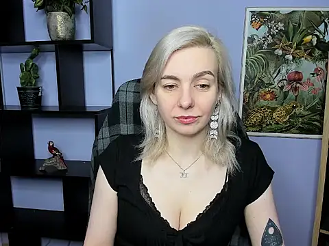 Snapshot of velvetanne chatting on May 25, 2026, 6:19 am velvetanne online show from May 25, 2026, 6:19 am
