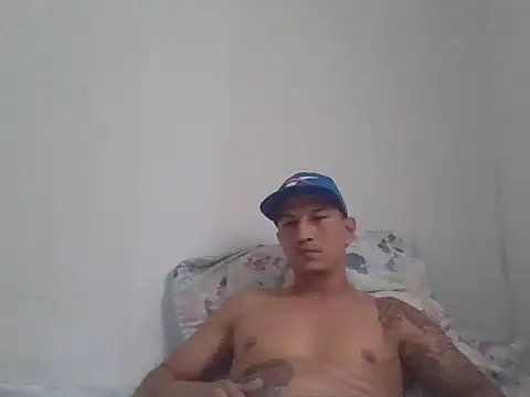 Snapshot of Andreesr chatting on August 1, 2026, 5:23 pm Andreesr online show from August 1, 2026, 5:23 pm