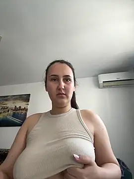 Snapshot of SweetTerrea chatting on May 25, 2026, 7:03 am SweetTerrea online show from May 25, 2026, 7:03 am