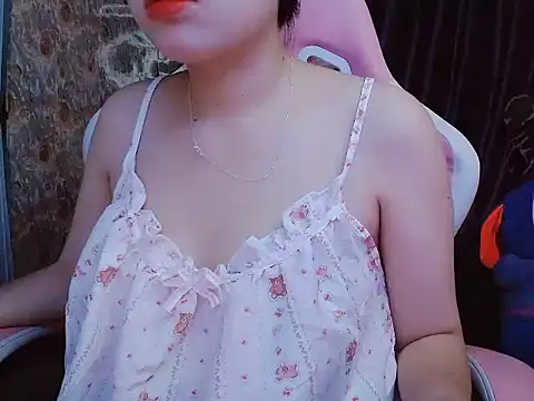 Snapshot of Julie_Ulie chatting on May 30, 2026, 2:25 pm Julie Ulie online show from May 30, 2026, 2:25 pm