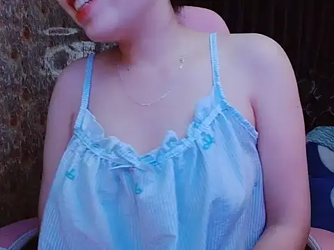 Julie Ulie online show from May 31, 2026, 2:35 pm