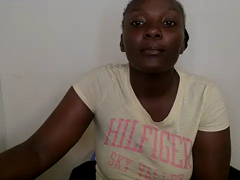 sexyleah25 online show from July 27, 2026, 8:27 pm