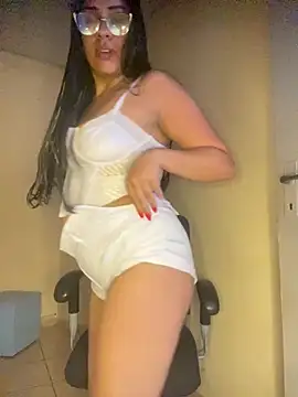 morenasam online show from July 27, 2026, 3:30 pm
