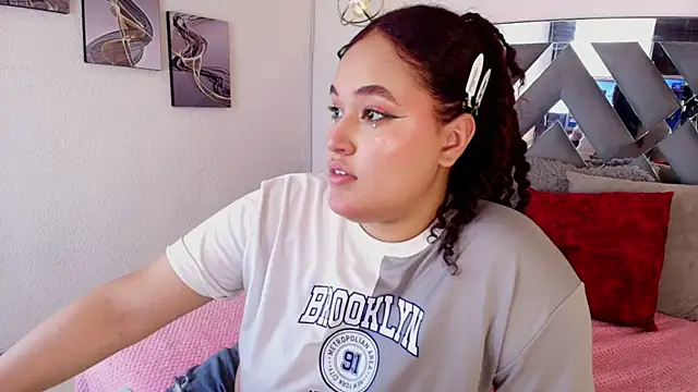Leyla Zr online show from May 26, 2026, 5:31 pm