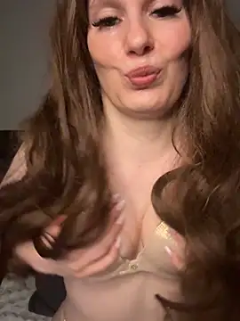 Lena Sophie online show from July 9, 2026, 8:35 pm