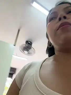 ISABELLA  LUNA online show from June 8, 2026, 3:01 pm