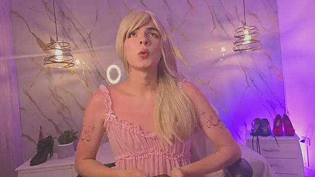 lanadoll20 online show from June 3, 2026, 12:57 am