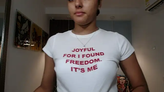  Lucy Grey  online show from May 28, 2026, 11:07 am