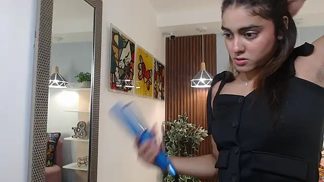  Lucy Grey  online show from May 30, 2026, 11:07 am