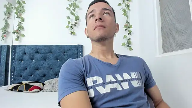 Snapshot of scarlett_777_dante chatting on June 16, 2026, 2:09 pm scarlett 777 dante online show from June 16, 2026, 2:09 pm