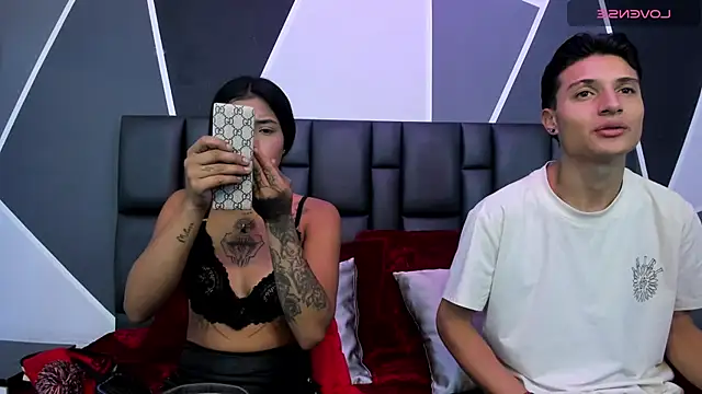 ChloeAndMax online show from May 27, 2026, 12:35 pm