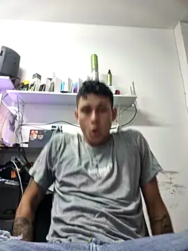 Snapshot of tom_latin chatting on June 6, 2026, 2:27 am tom latin online show from June 6, 2026, 2:27 am