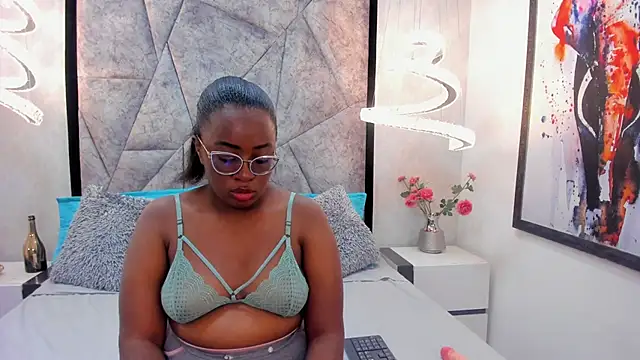ZoeBrowns online show from May 30, 2026, 12:24 pm
