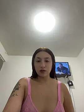 Snapshot of EsmeraldaMidnight chatting on June 25, 2026, 6:07 am EsmeraldaMidnight online show from June 25, 2026, 6:07 am
