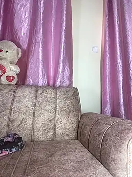 Snapshot of Sweet_Linah1 chatting on May 21, 2026, 12:01 pm Sweet Linah1 online show from May 21, 2026, 12:01 pm