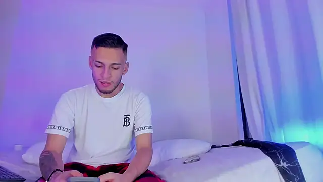  Kevin xxx online show from September 26, 2025, 5:55 am