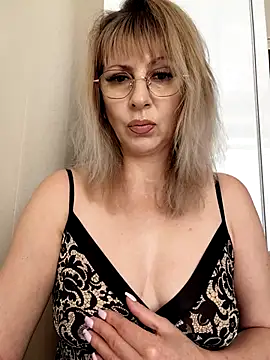 Kitty-MEOWW online show from May 28, 2026, 8:11 am