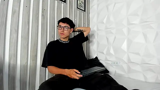 Dylanxscot online show from May 23, 2026, 11:36 am