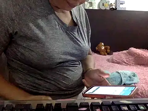 mommy-flabia online show from July 18, 2026, 1:54 am