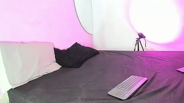 Teenssweet18 online show from July 17, 2026, 3:24 am