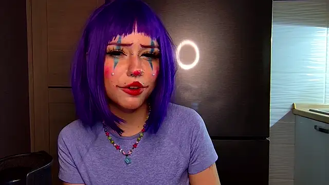 YunaLeaf online show from June 24, 2026, 8:52 pm